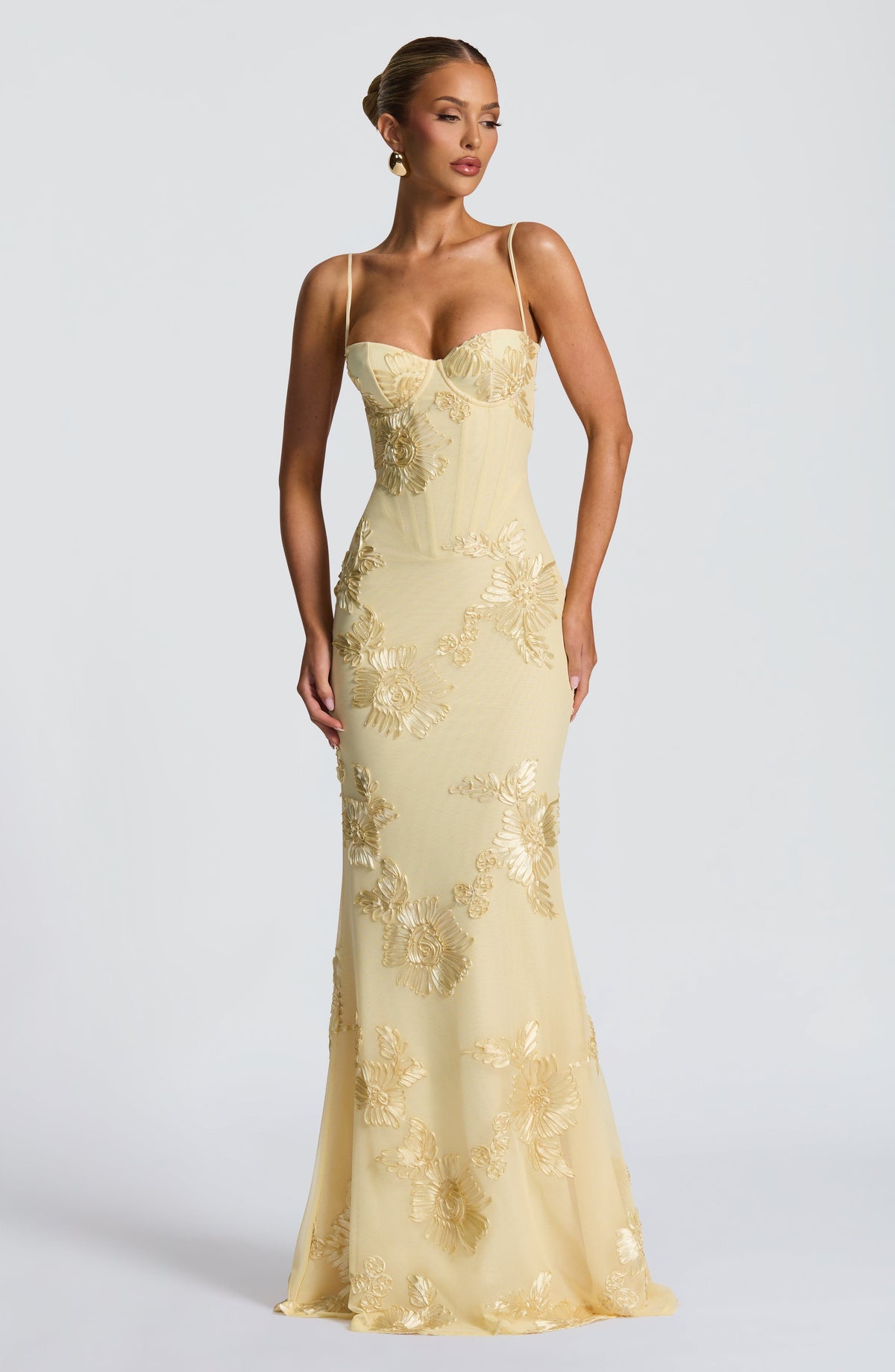 Nancy | Vestido largo de malla floral en amarillo