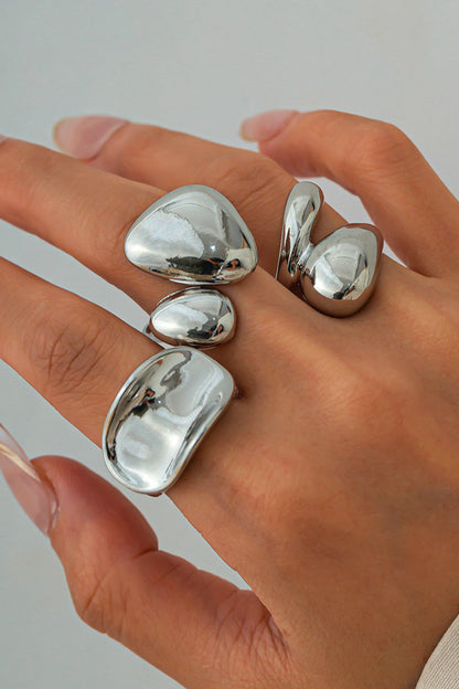 Loreta | Anillos metálicos irregulares