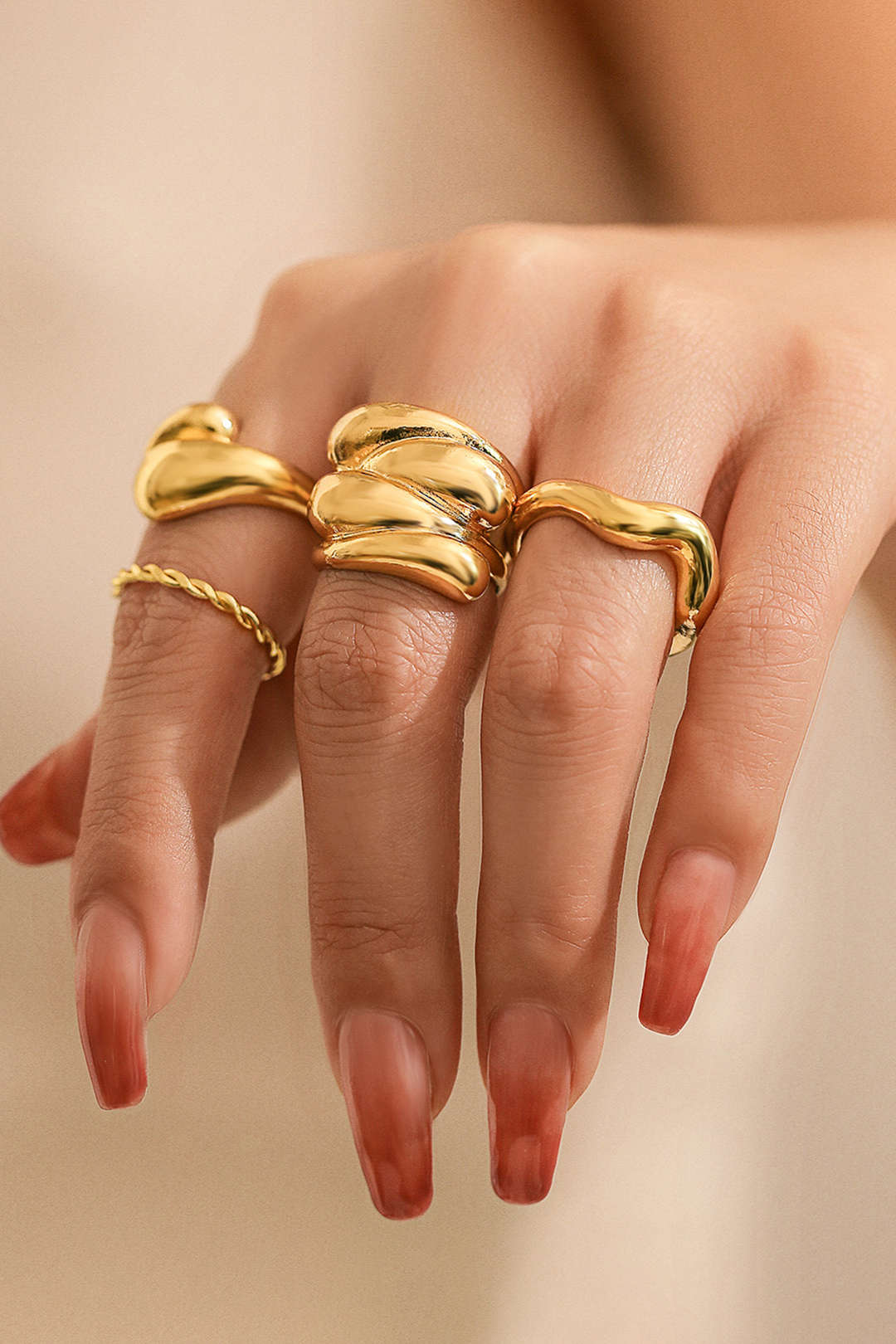 Denise | Juego de anillos metálicos de 4 piezas