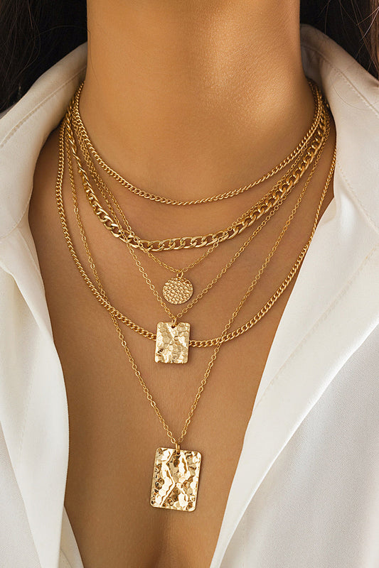 Della | Collar con colgante geométrico de cadena metálica