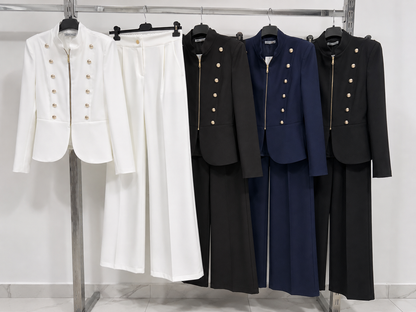 Petra | Traje sastre con botones joya