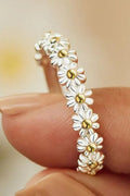 Elsa | Anillo ajustable de plata y esmaltes pintados a mano con margaritas