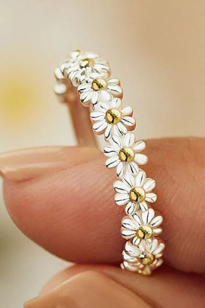 Elsa | Anillo ajustable de plata y esmaltes pintados a mano con margaritas