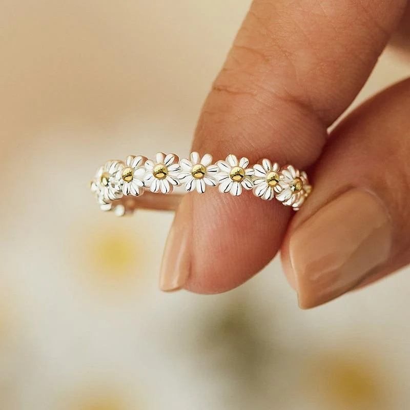 Elsa | Anillo ajustable de plata y esmaltes pintados a mano con margaritas