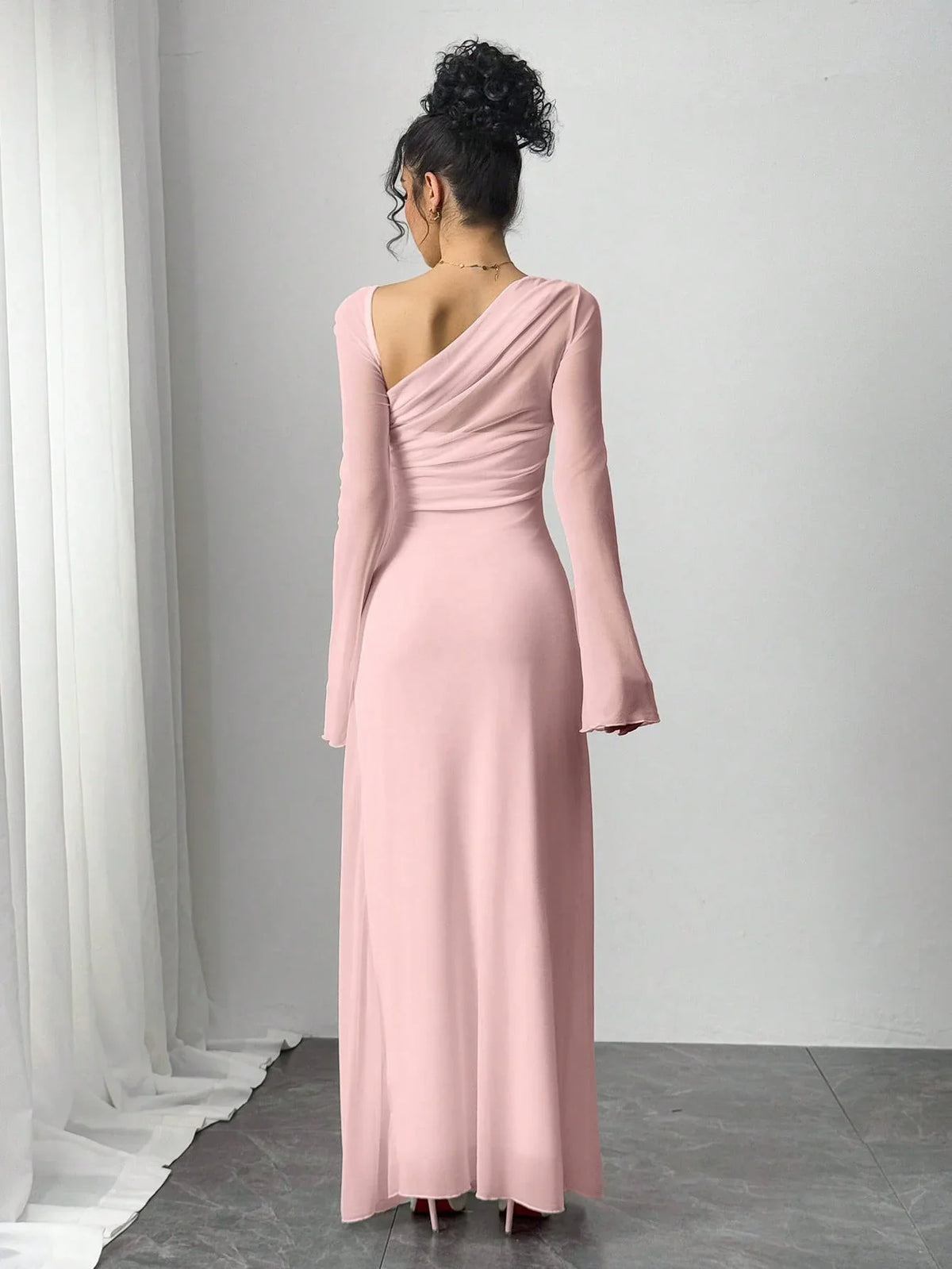 Adela | Vestido largo de tul con hombro asimétrico