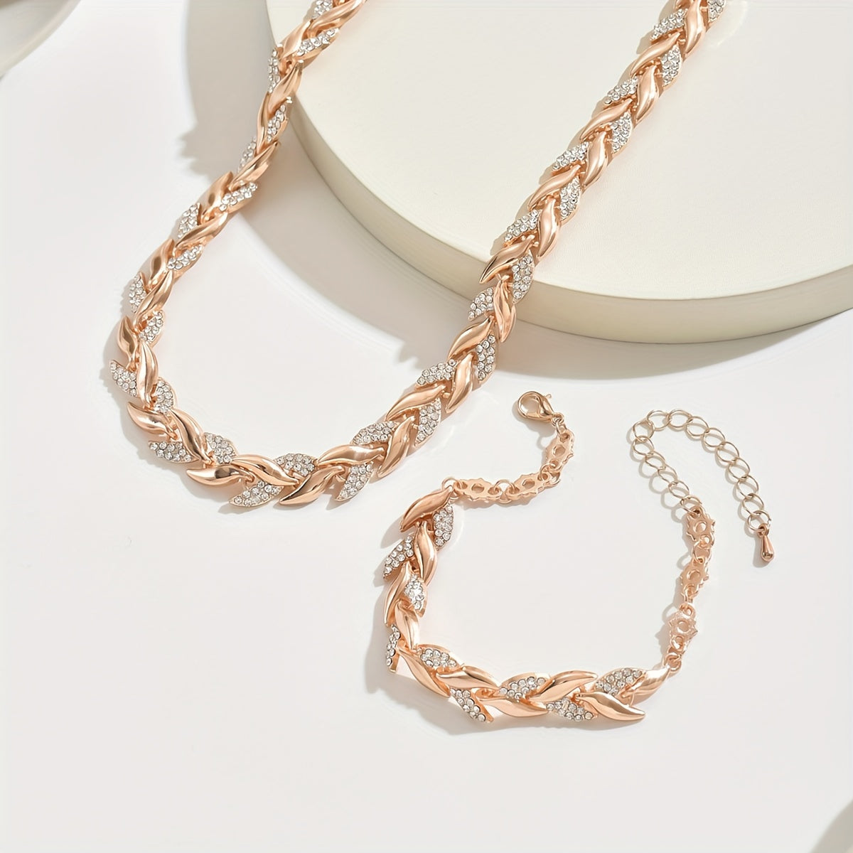 Cayetana | Collar y pulsera de cola de pez hechos a mano