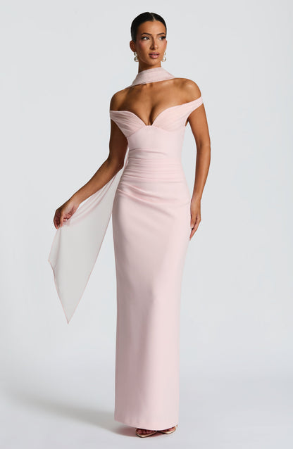 Abigail | Vestido largo de crepé con escote Bardot en rosa