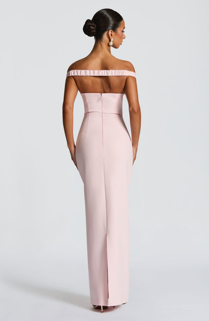 Abigail | Vestido largo de crepé con escote Bardot en rosa