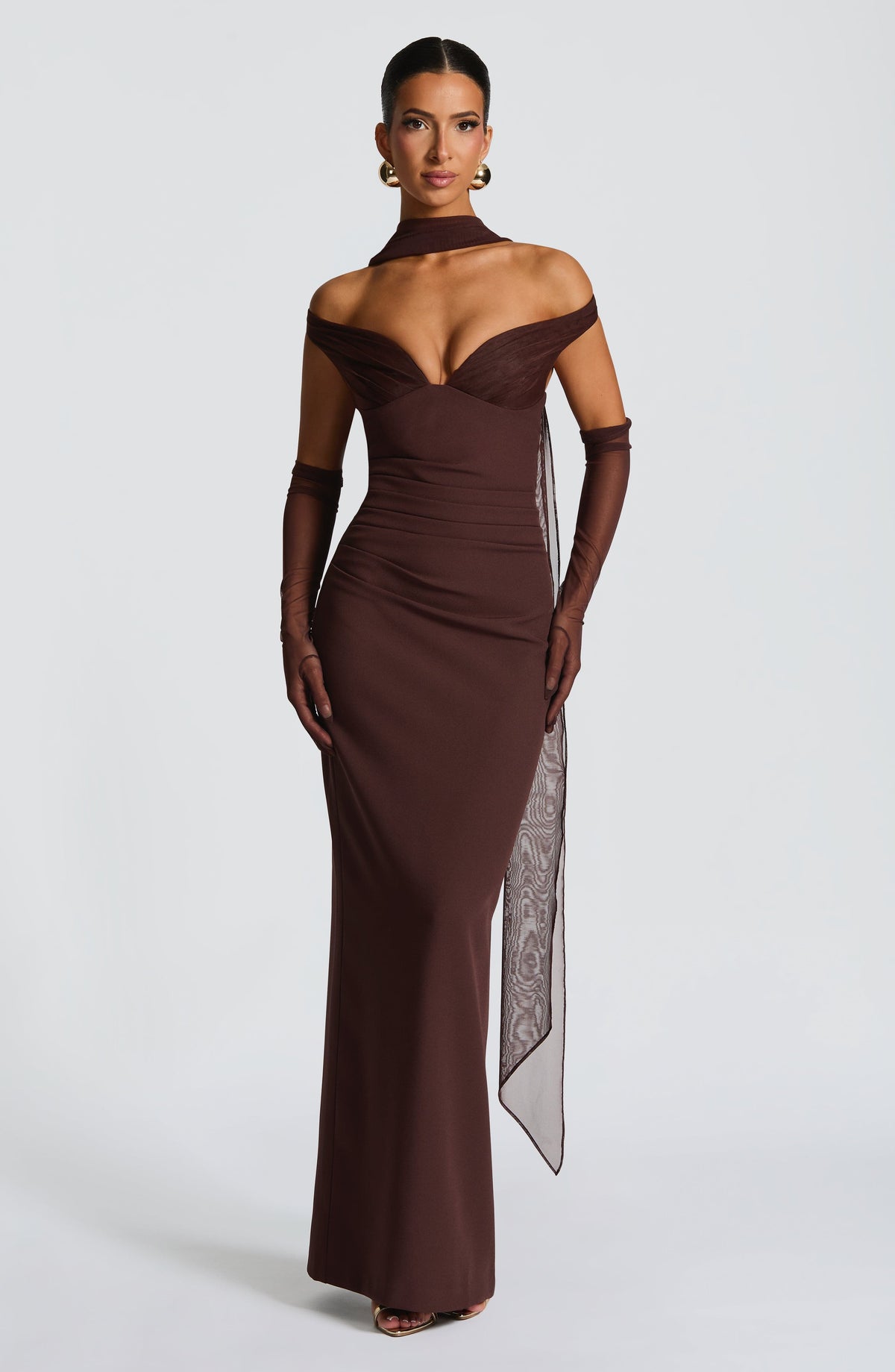Abigail | Vestido largo de crepé con escote Bardot en vino