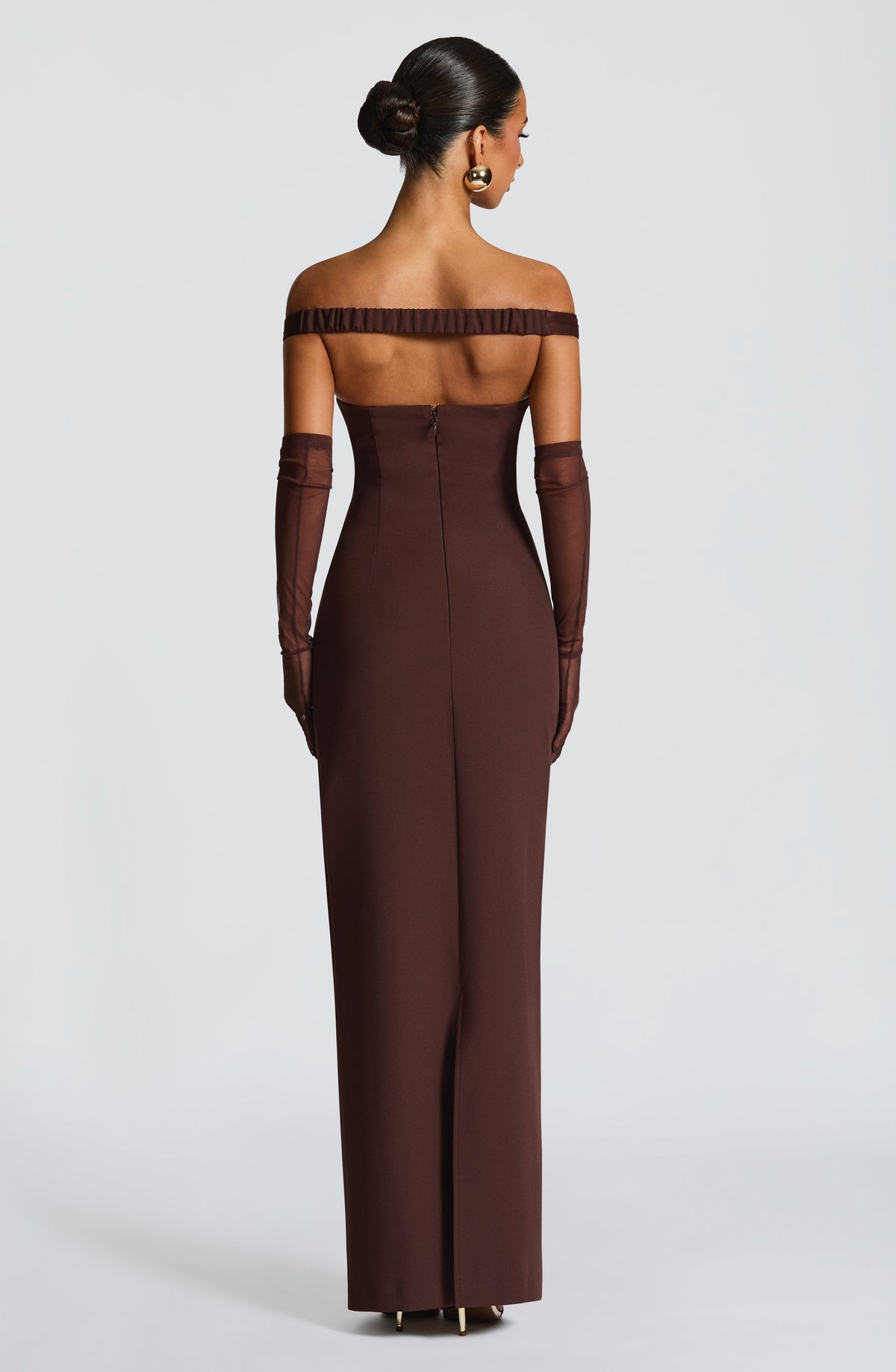 Abigail | Vestido largo de crepé con escote Bardot en vino