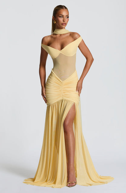 Alaia | Vestido largo de malla con escote Bardot en amarillo