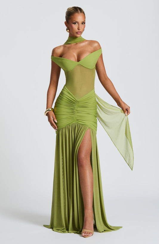 Alaia | Vestido largo de malla con escote Bardot en verde oliva