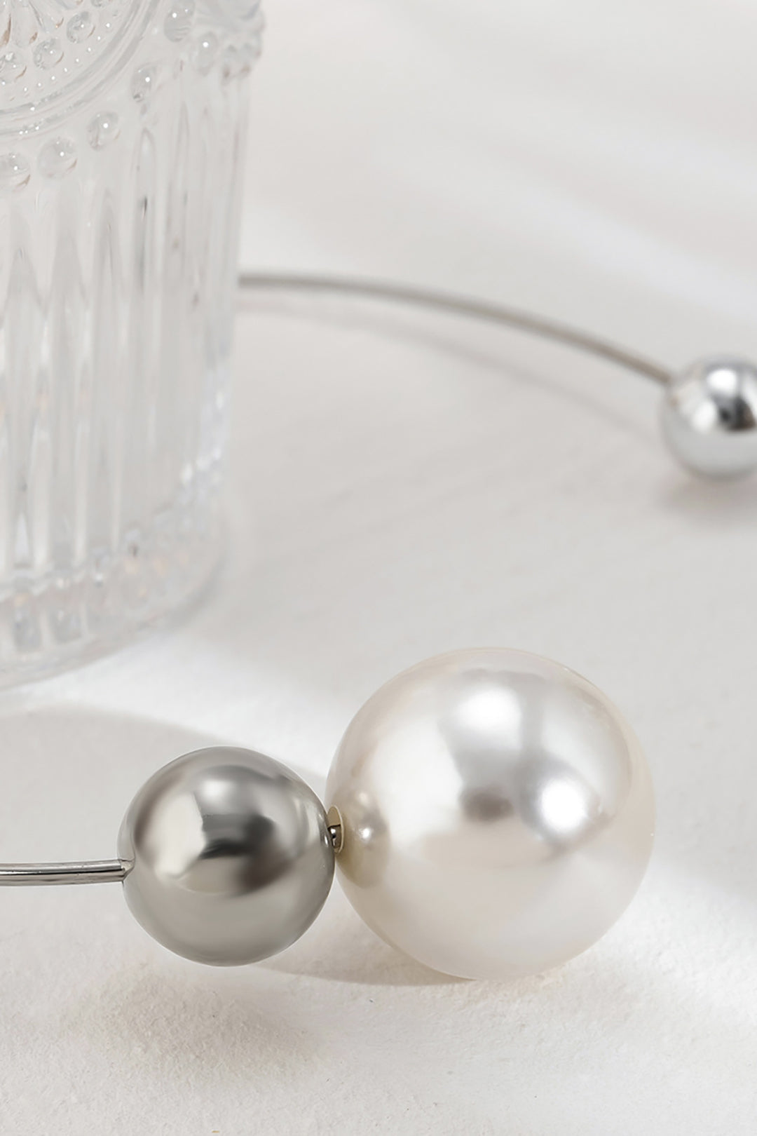 Chiara | Collares de perlas metálicas
