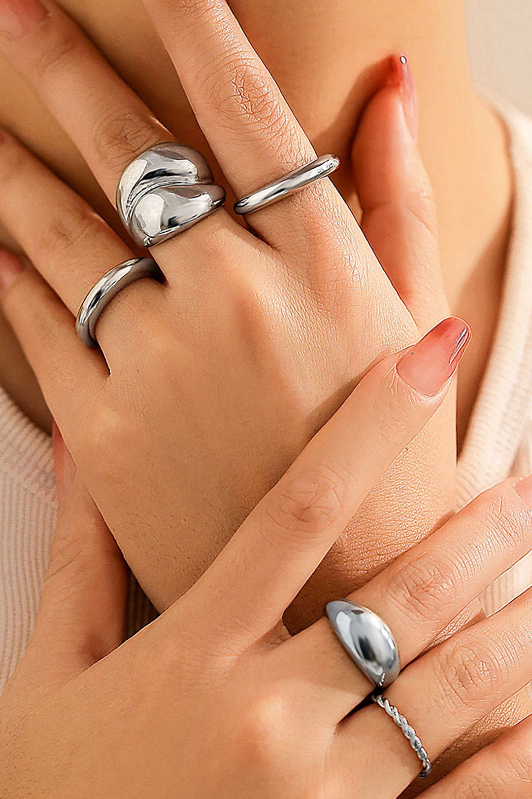 Denise | Juego de anillos metálicos de 4 piezas