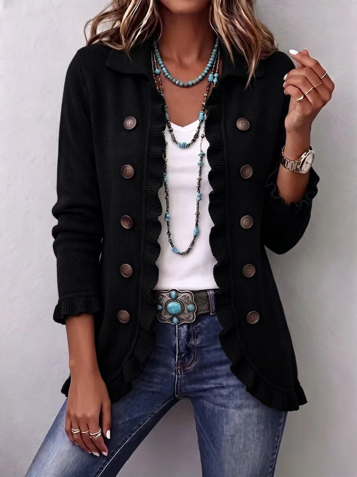 Leticia | Chamarra de punto negra con volantes