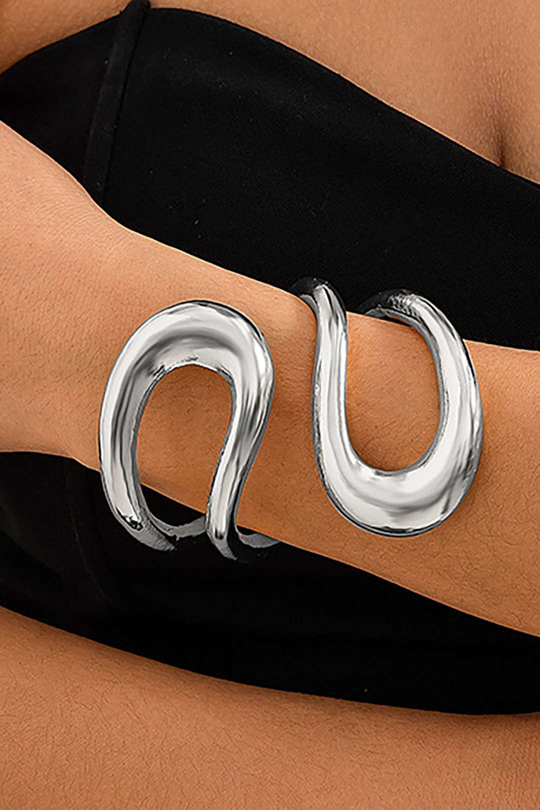 Stella | Pulsera asimétrica recortada