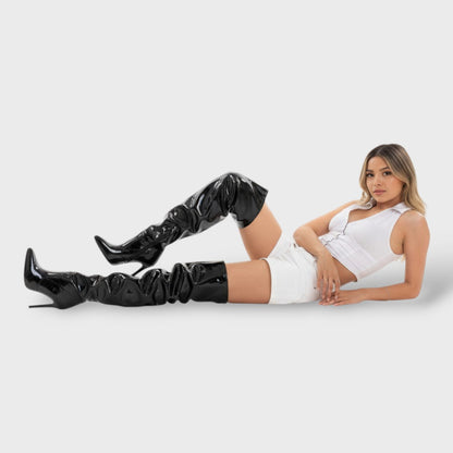 Selena | Botas altas de charol con tacón de aguja