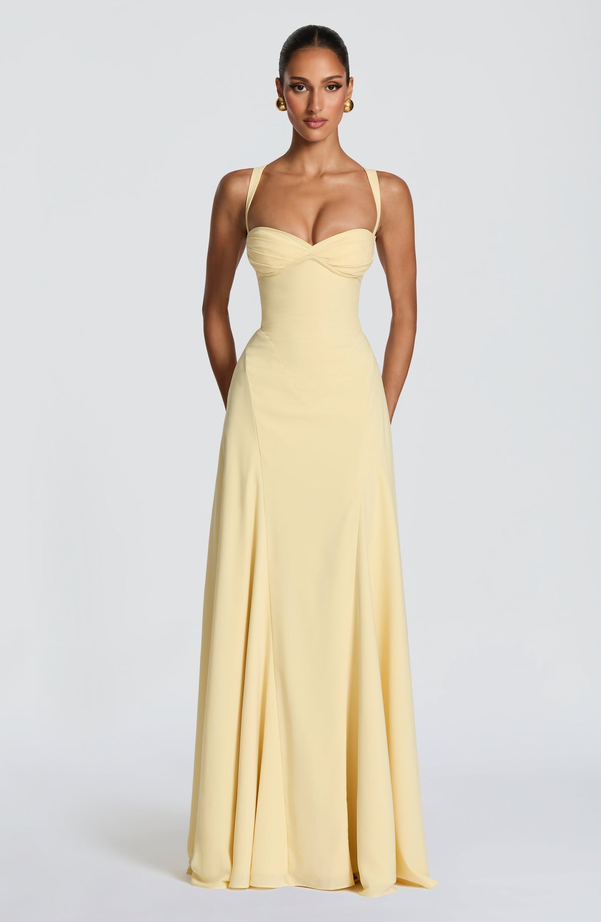Nefertiti | Vestido largo de gasa con escote corazón
