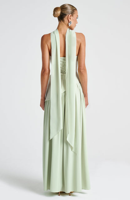 Maliyah | Vestido largo strapless con pañuelo en menta