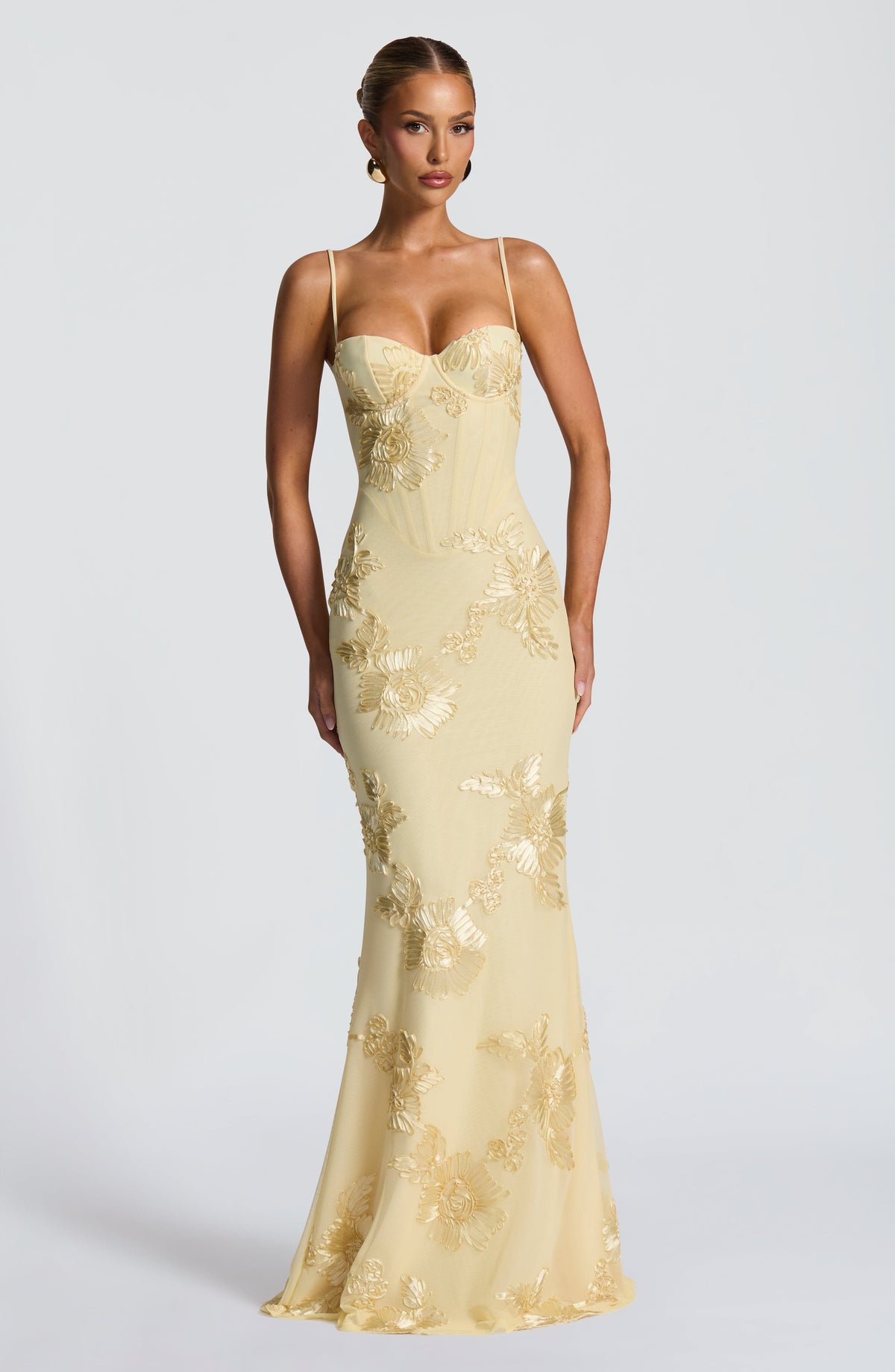 Nancy | Vestido largo de malla floral en amarillo
