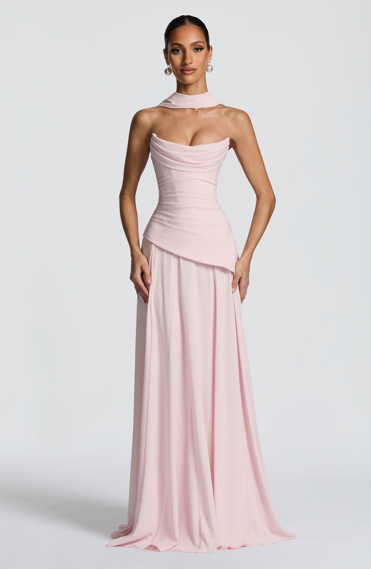 Patricia | Vestido largo de gasa con escote drapeado en rosa