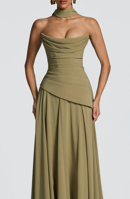 Patricia | Vestido largo de gasa con escote drapeado en verde oliva