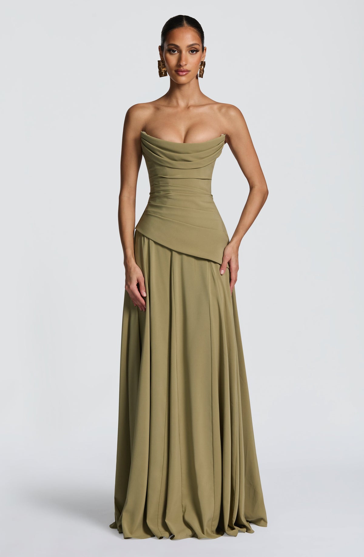 Patricia | Vestido largo de gasa con escote drapeado en verde oliva