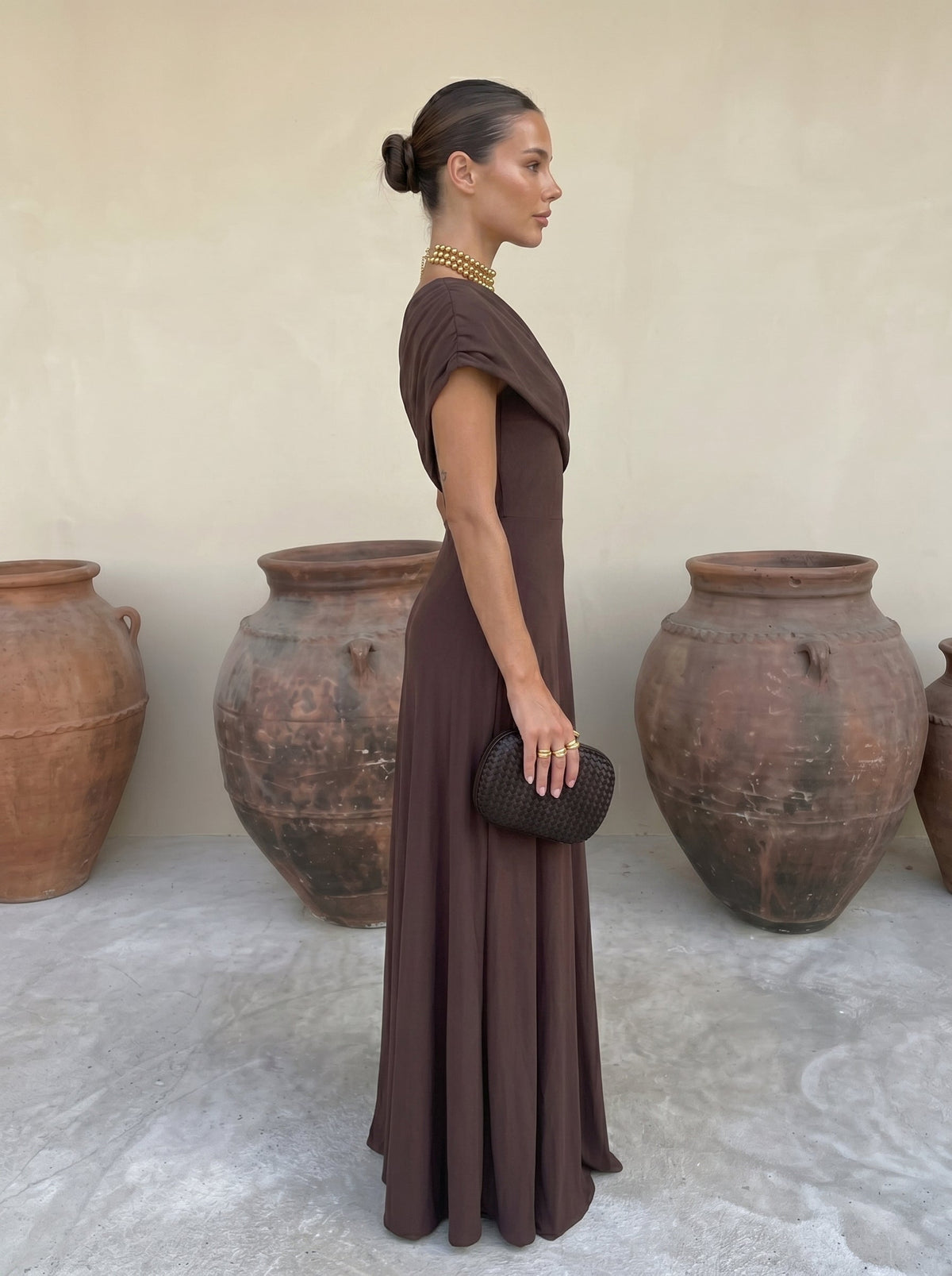 Brenda | Vestido midi de línea limpia