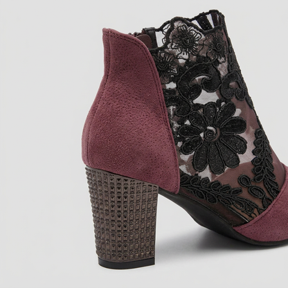 Emma | Tacones blancos con encaje floral