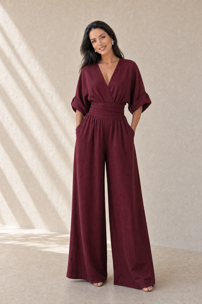 Josefina jumpsuit en rojo con modelo Sol Montiel